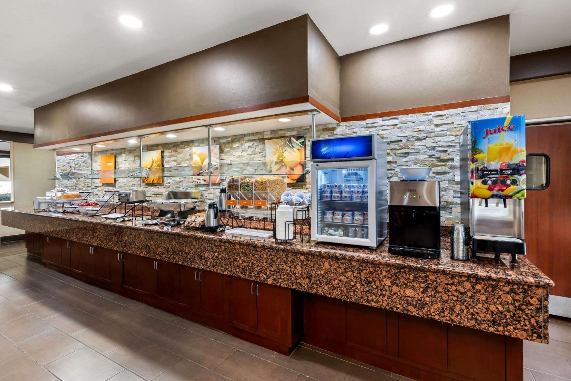Comfort Inn Roswell-Dunwoody Exterior photo