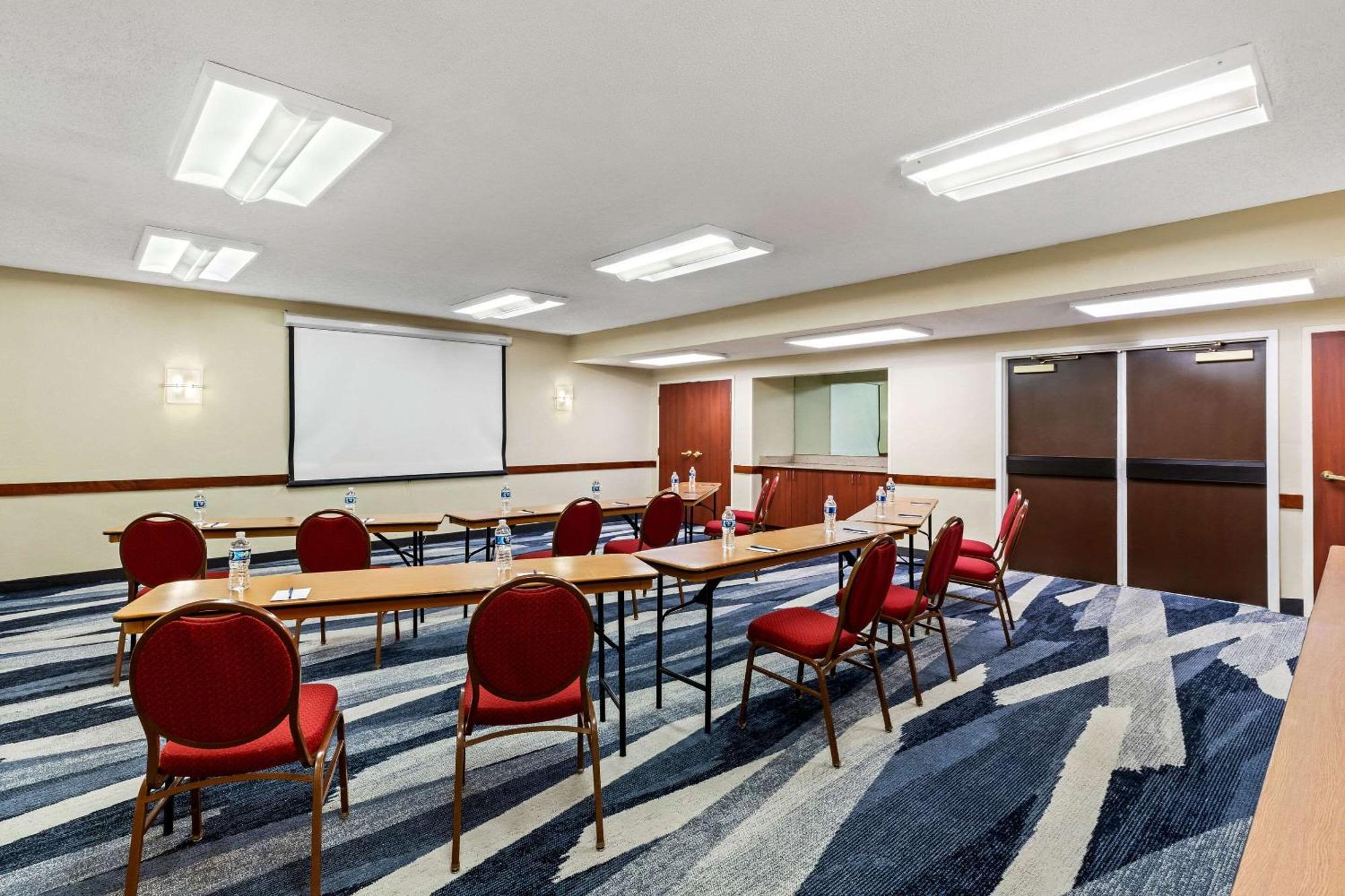 Comfort Inn Roswell-Dunwoody Exterior photo