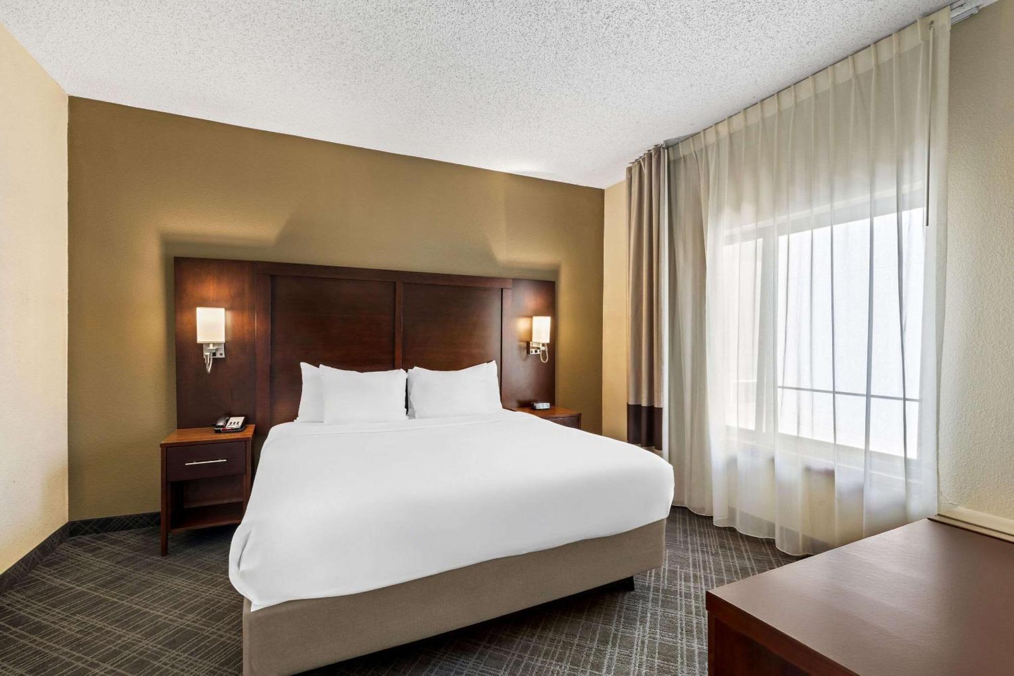 Comfort Inn Roswell-Dunwoody Exterior photo