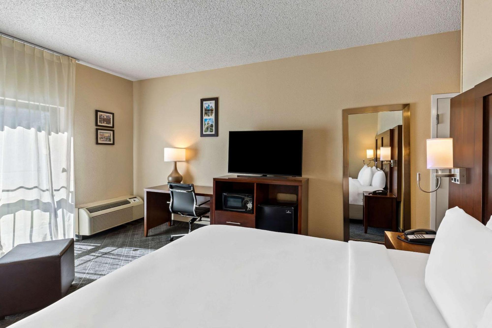 Comfort Inn Roswell-Dunwoody Exterior photo