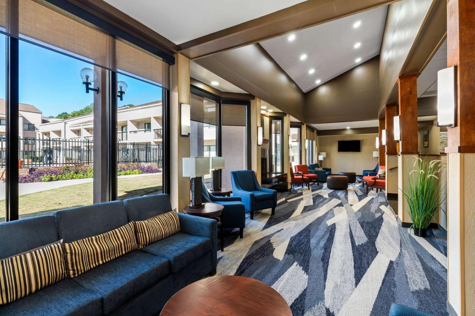 Comfort Inn Roswell-Dunwoody Exterior photo