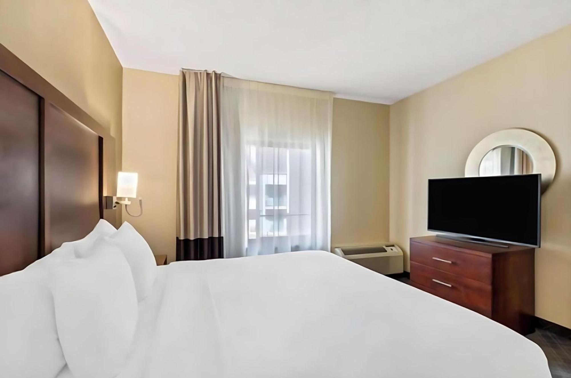 Comfort Inn Roswell-Dunwoody Exterior photo