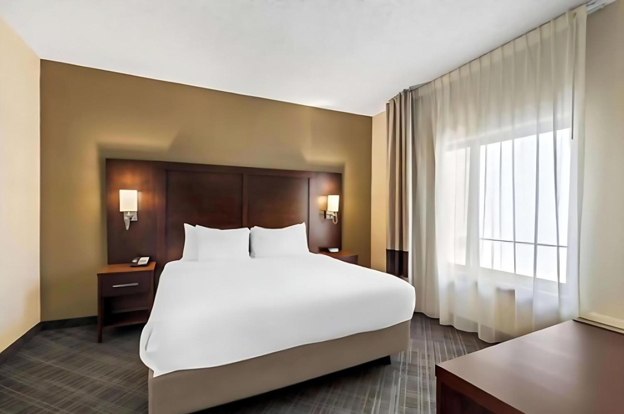 Comfort Inn Roswell-Dunwoody Exterior photo